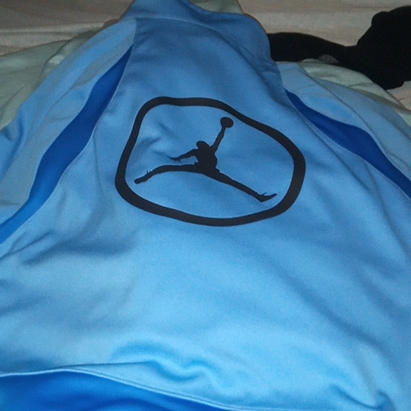 Jordan Men's Outfit - Picture 3 of 4